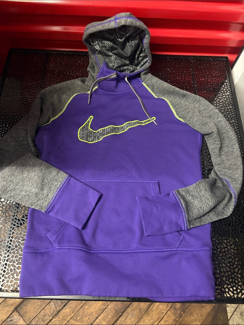 Nike Thermo fit long sleeve mamba hoodie with logo kangaroo pocket small
